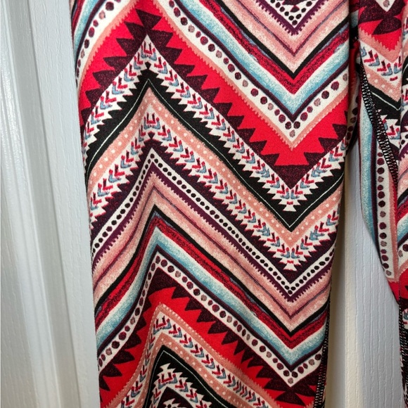 Aerie - Yoga Colorful Athletic Casual Summery Basic Geometric Leggings in Size M - Picture 5 of 7